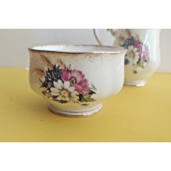 Vintage Royal Albert Creamer & Sugar Bowl Set Harvest Bouquet 1945 - Picture 9 of 16